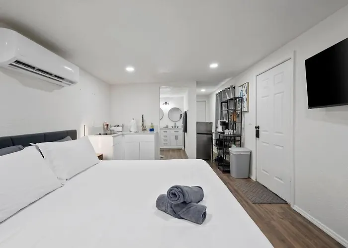 Apartment Casita 5 Miles From Downtown #b *